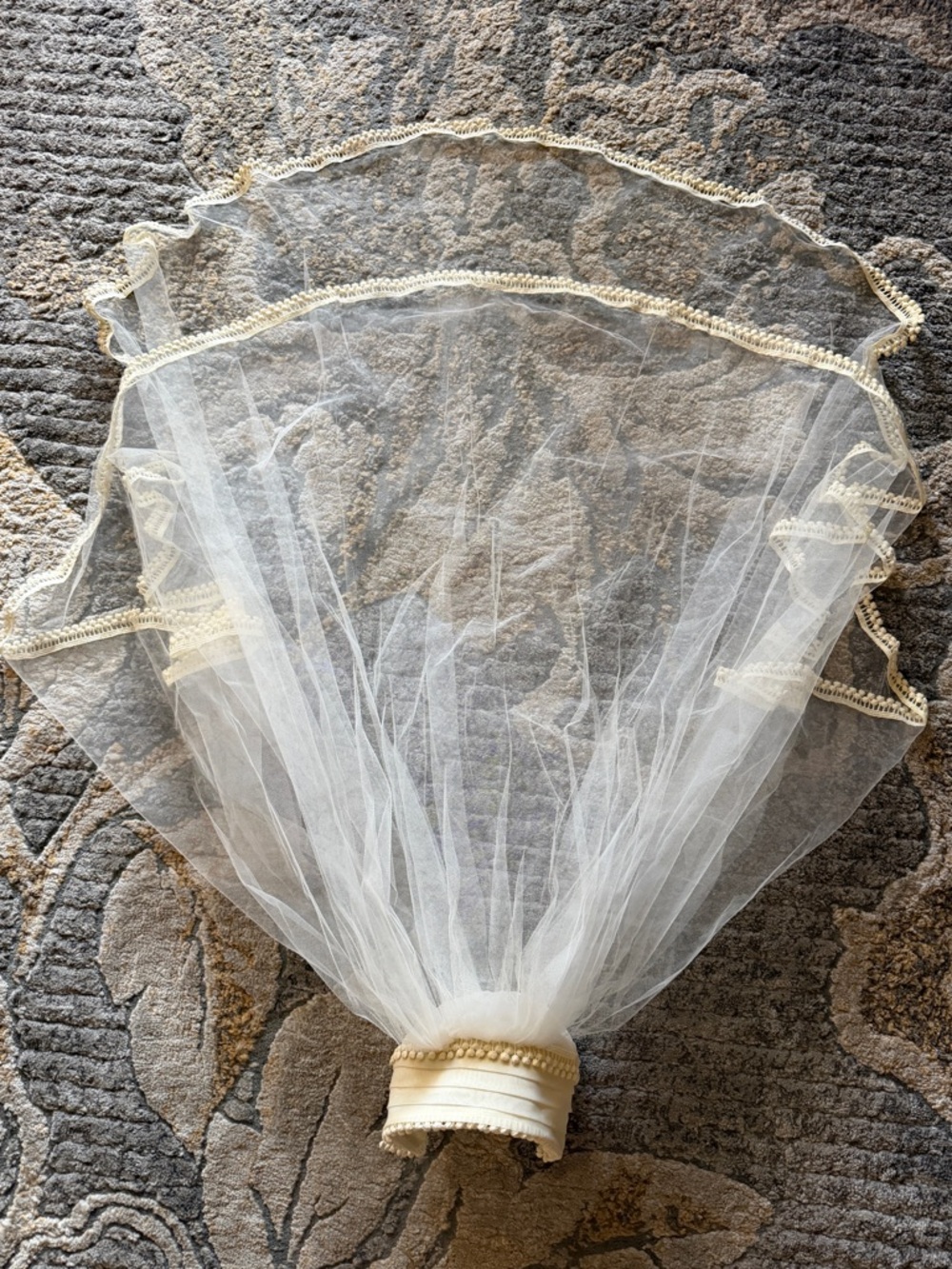 VINTAGE Bridal Veil